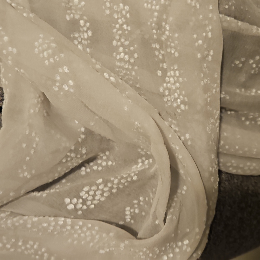 Calvin Klein Silver Dotted Scarf Or Wrap - Picture 2 of 4